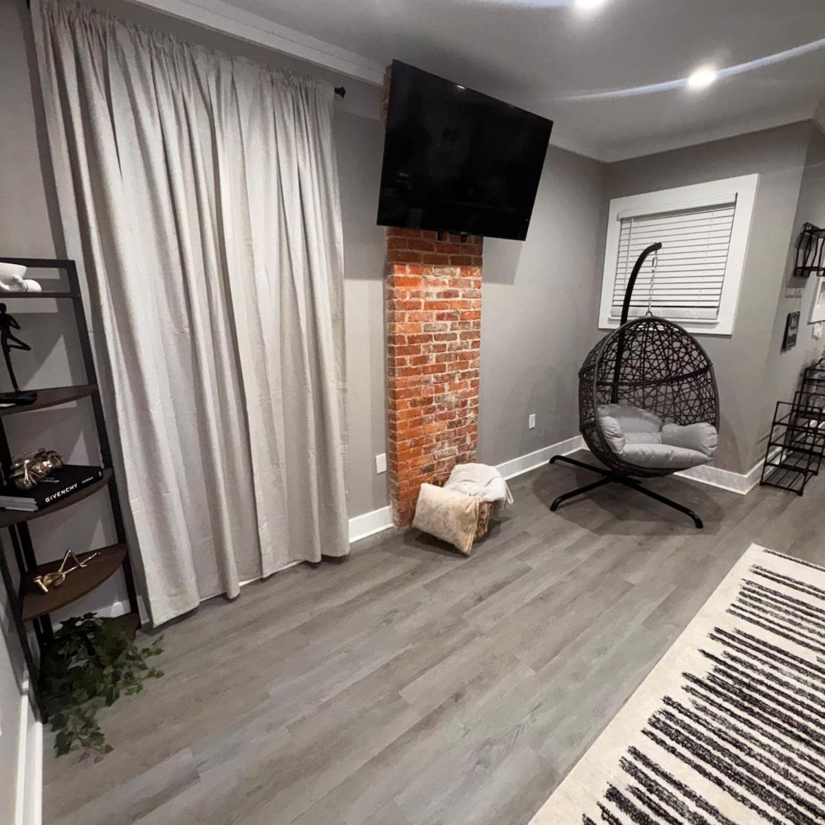 Chic Oasis 1 Miles From Dwtn Apartment